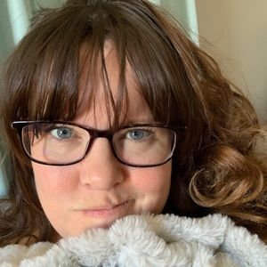 Meet your Posher, Holly